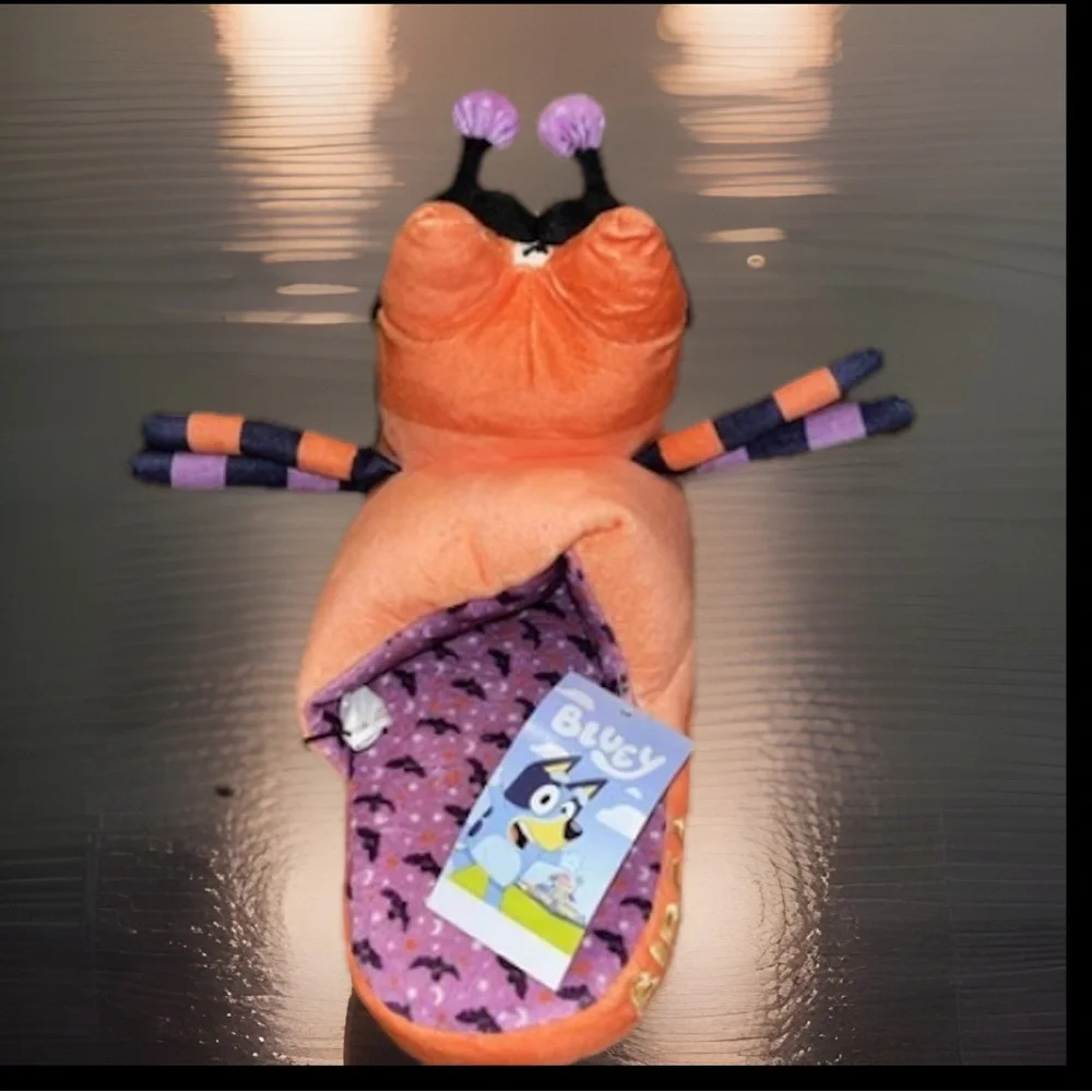 3D Slippers of Bluey & Bingo IM OBSESSED W/THESE. They r PLUSH & Slip Proof  NWT